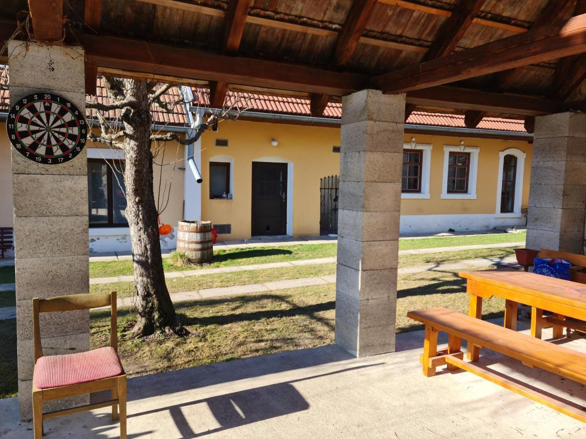 Penzion Larix Blatnica Экстерьер фото